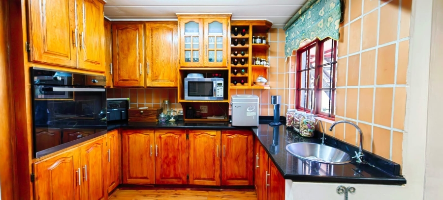 4 Bedroom Property for Sale in Mooivallei Park North West